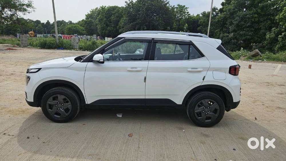 Hyundai Venue 1.2 S (o), 2023, Petrol