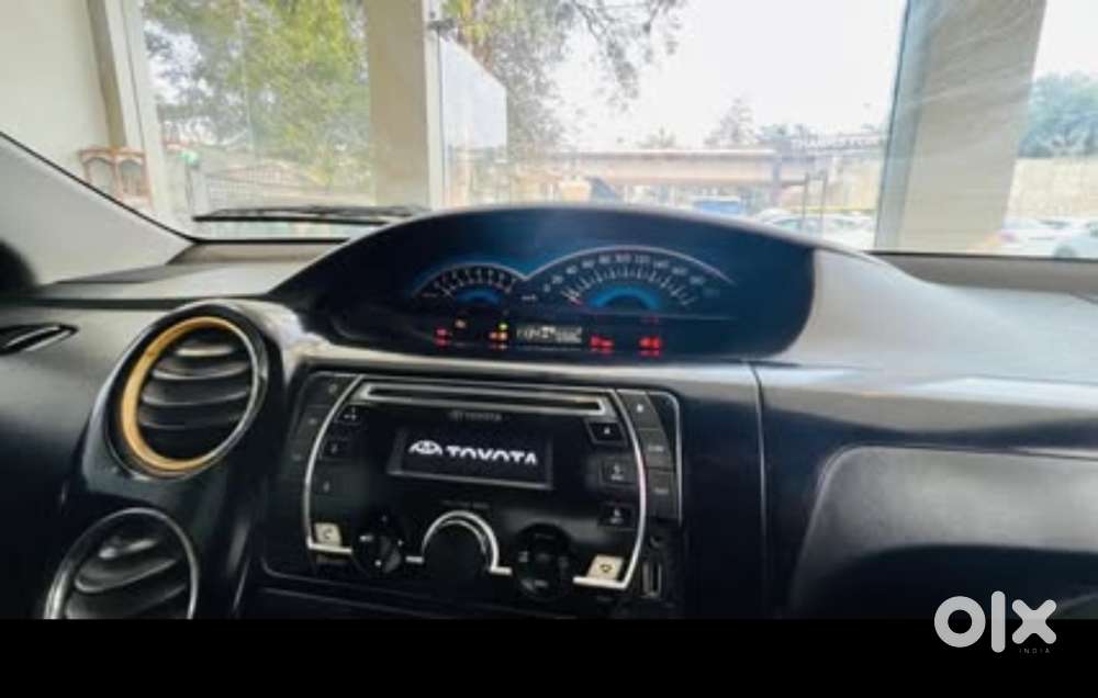 Toyota Etios Cross, 2014