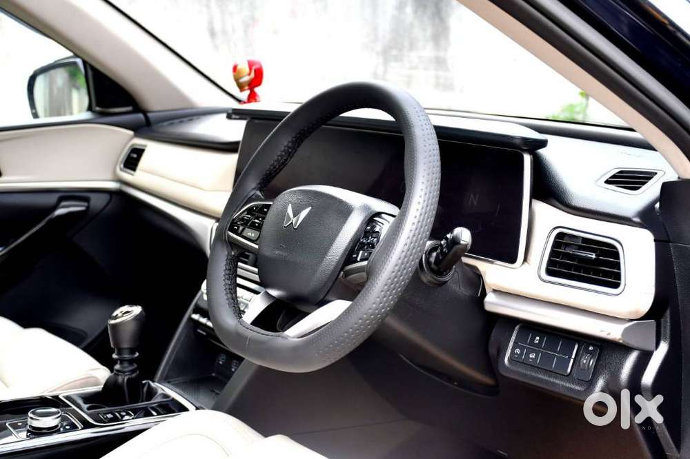 Mahindra Xuv700 2.2 Ax 7 Diesel Mt Luxury Pack Str, 2023, Diesel
