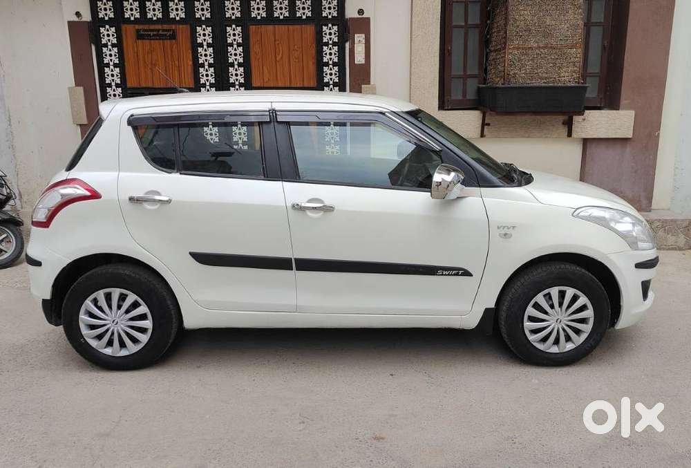 Maruti Suzuki Swift Lxi Optional-o, 2011, Petrol