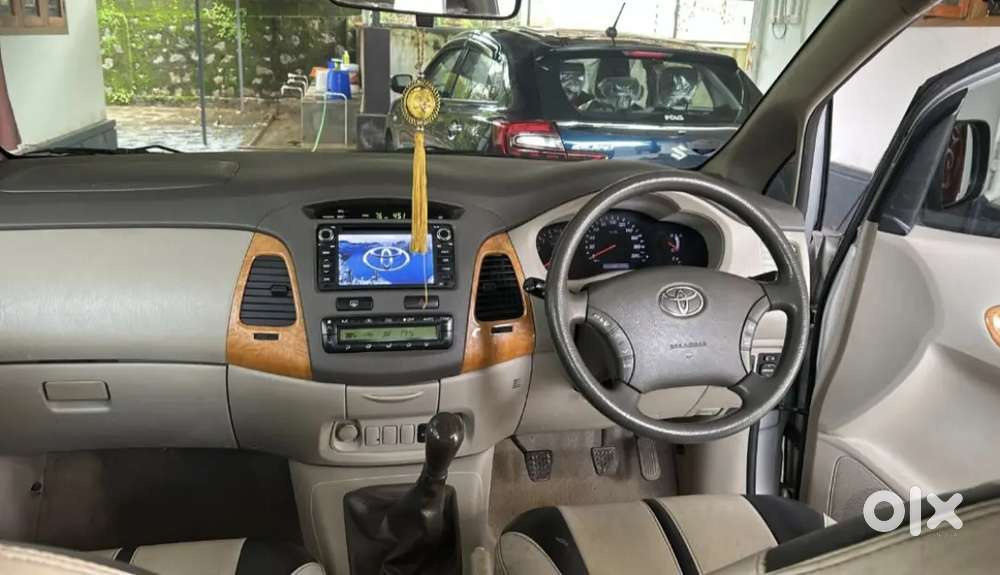 Toyota Innova 2.5 Vx 2011 Diesel Seater