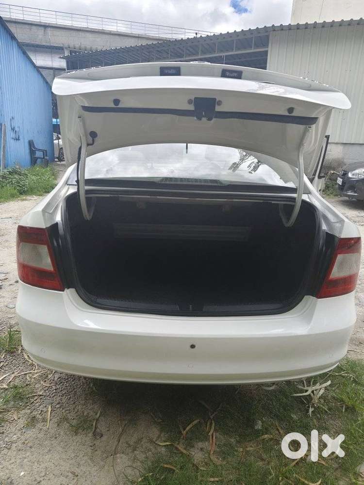 Skoda Rapid 1.6 Mpi At Style Plus, 2015, Petrol