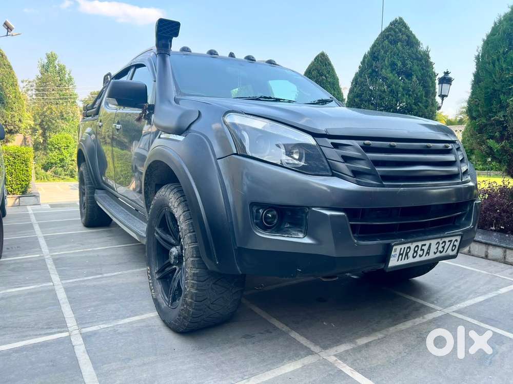 Isuzu V-cross 2017 Model