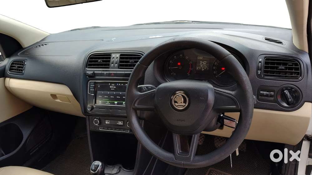Skoda Rapid 1.0 Tsi Active, 2021, Petrol