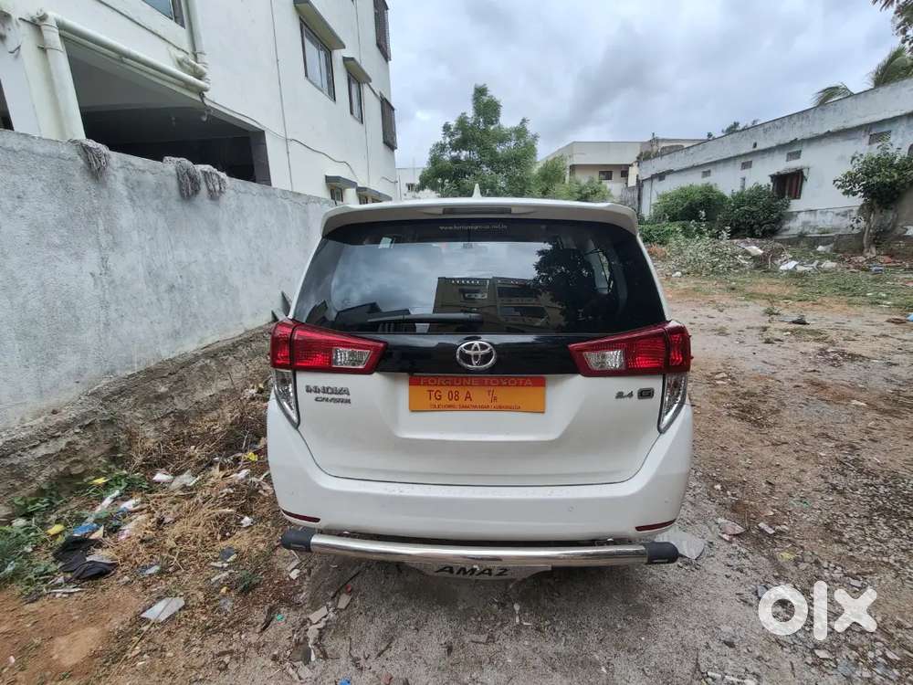 Toyota Innova Crysta 2.4 G Plus 2025