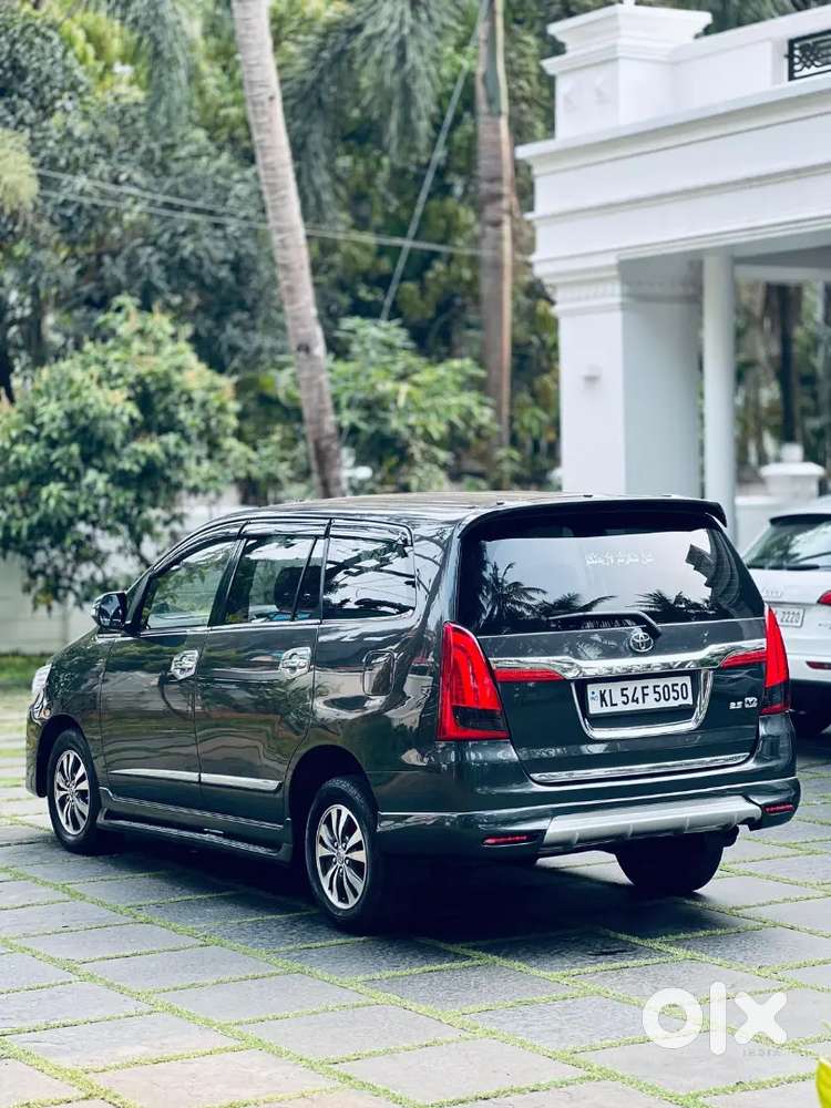 Toyota Innova V Orginal Kerala 2015 Model 95000 Km Only
