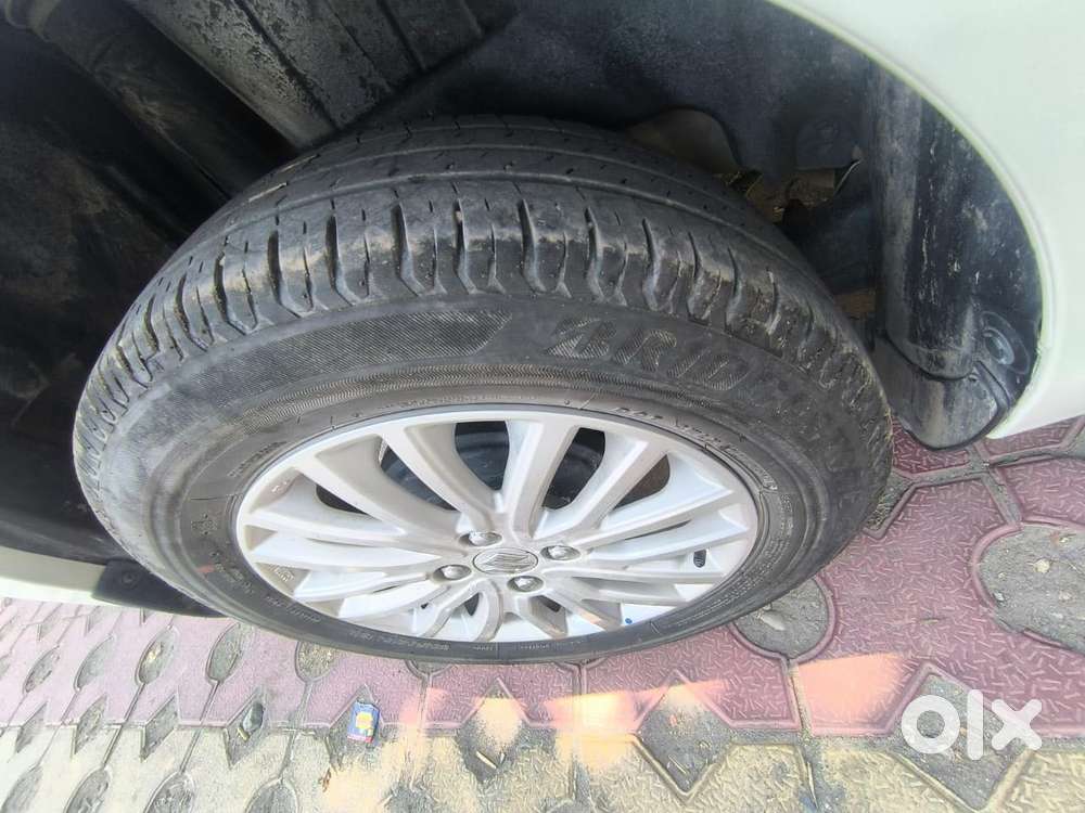 Maruti Suzuki Swift Dzire Zxi + Mt, 2024, Petrol