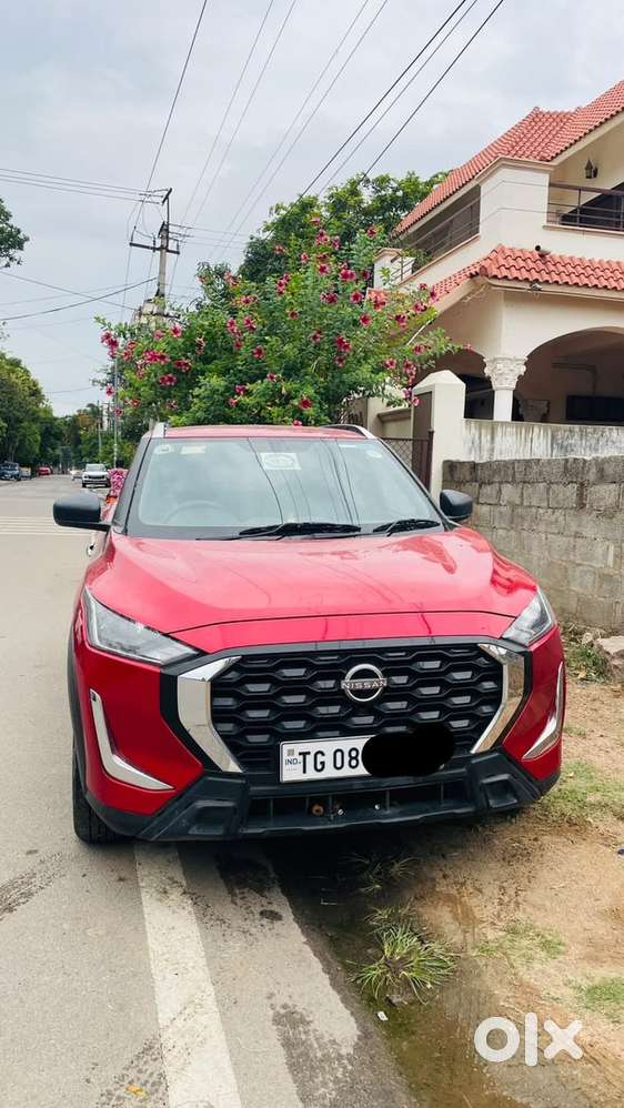 Lady Driven Nissan Magnite Petrol Amt  2025