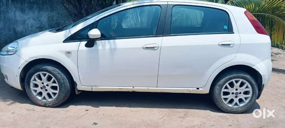 Fiat Punto 2012 Diesel 80000 Km Driven