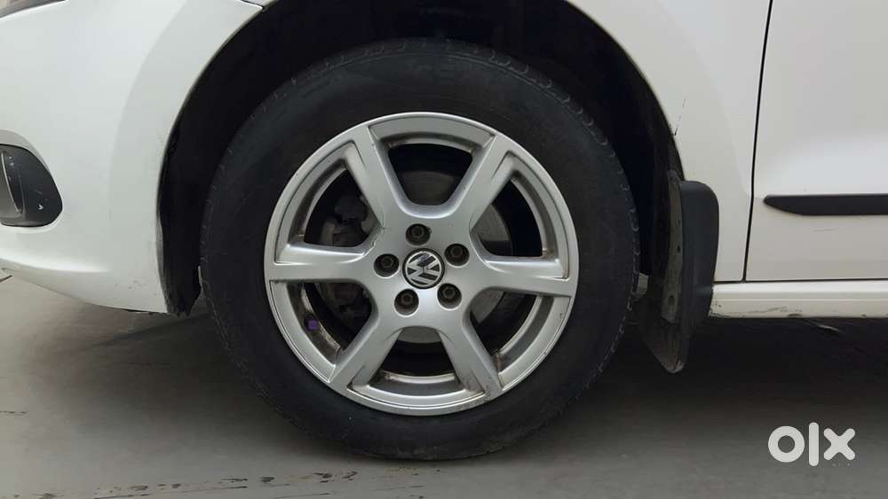 Volkswagen Vento Petrol Highline, 2014, Petrol
