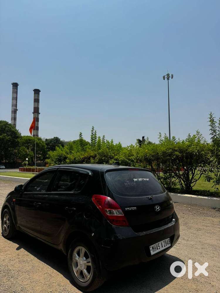 Top Model (asta)  Petrol Variant  2nd Owner  All Papers Clear  D