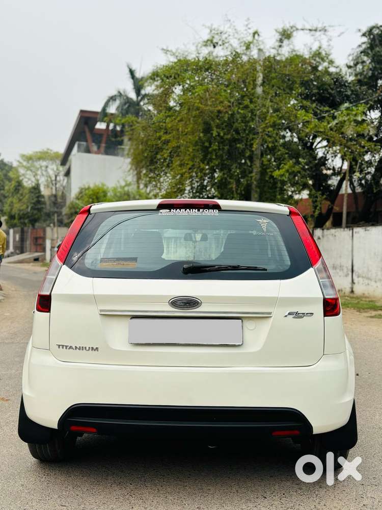 Ford Figo, 2014, Petrol