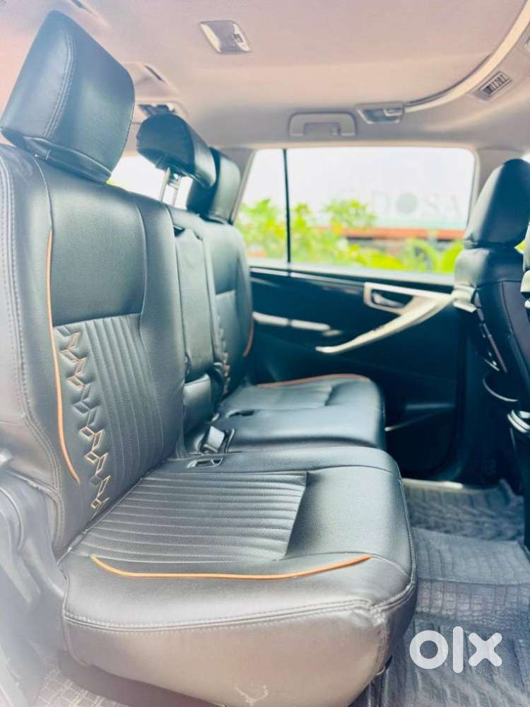 Toyota Innova Crysta 2.4 V 8 Str, 2017, Diesel