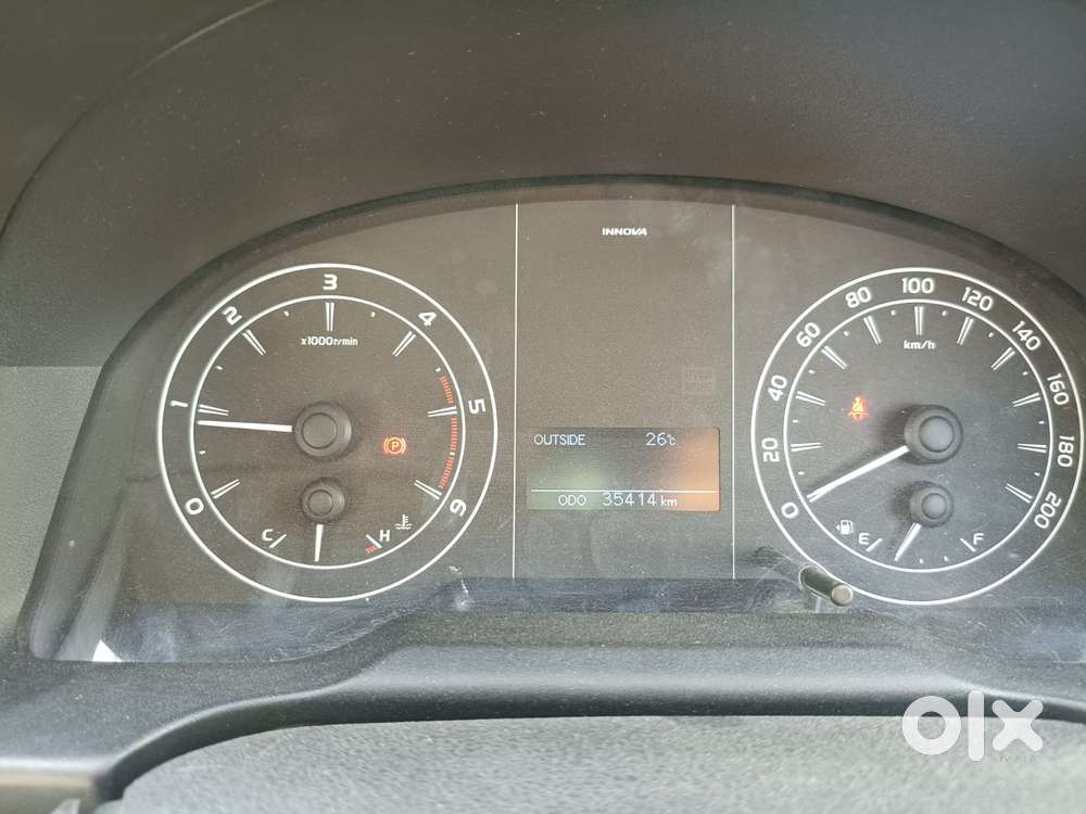 Toyota Innova Crysta 2.4 Gx Mt 8s, 2022, Diesel