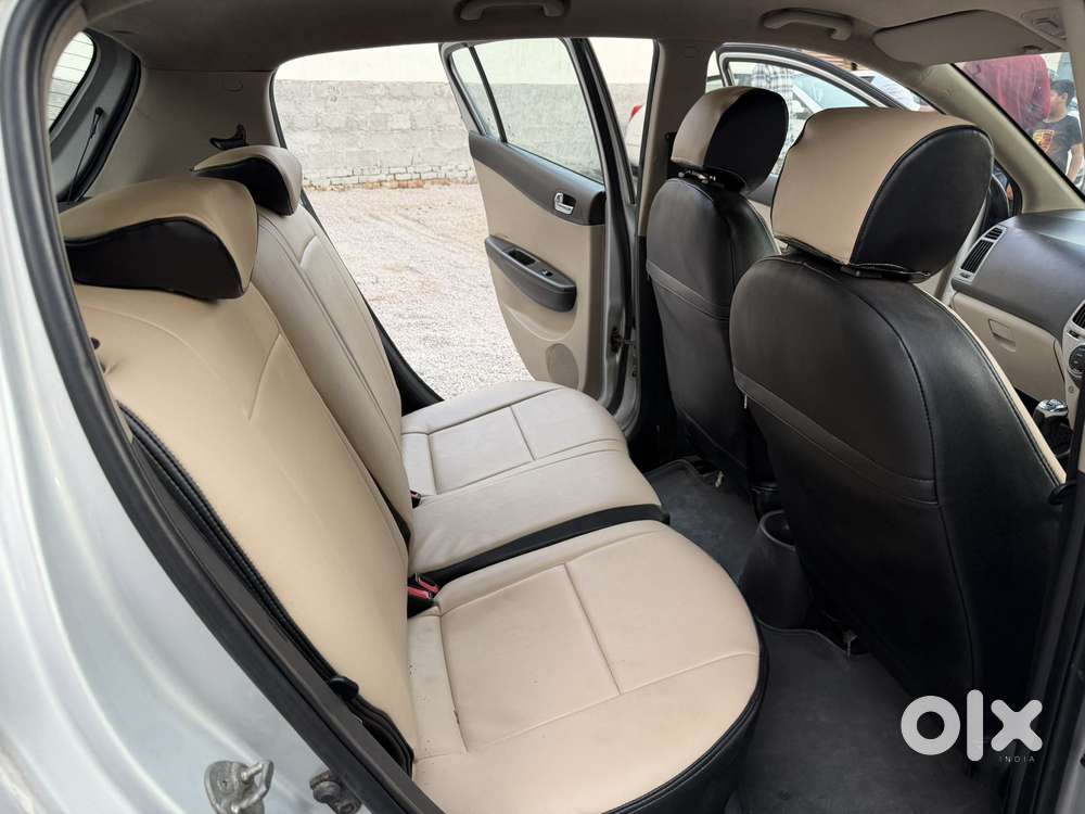 Hyundai I20 Sportz 1.4 Crdi 6 Speed Bs-iv, 2012, Diesel