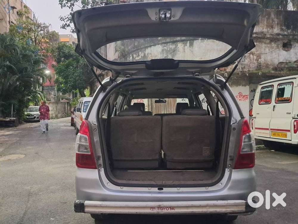 Toyota Innova 2.5 G (diesel) 8 Seater, 2016