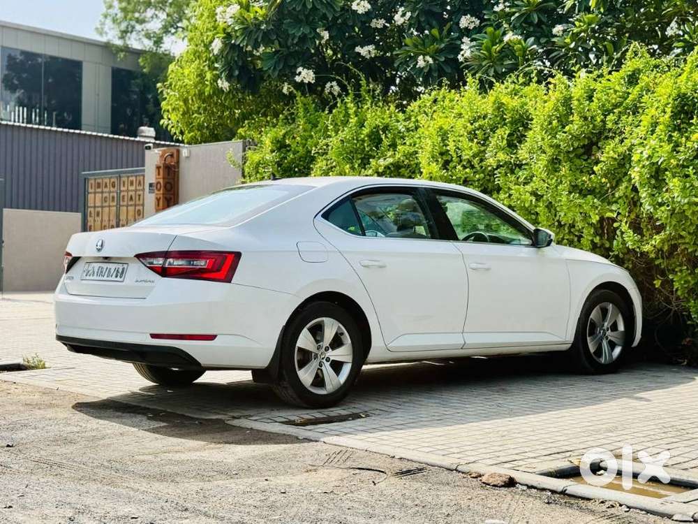 Skoda Superb Style 1.8 Tsi Mt, 2018, Petrol