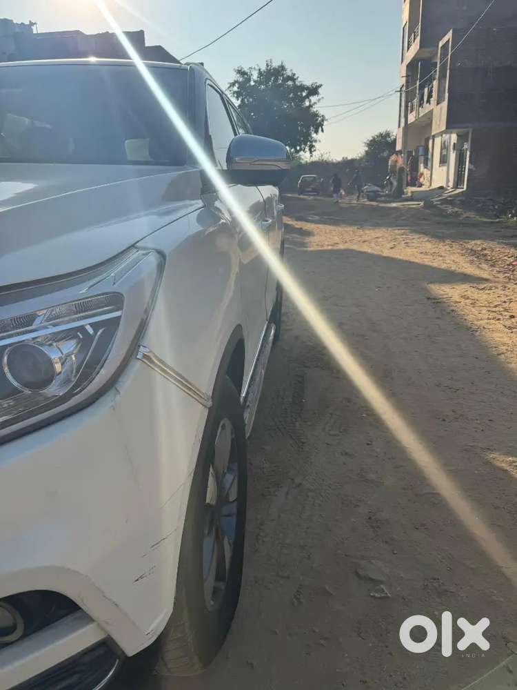 Mahindra Alturas G4 2020