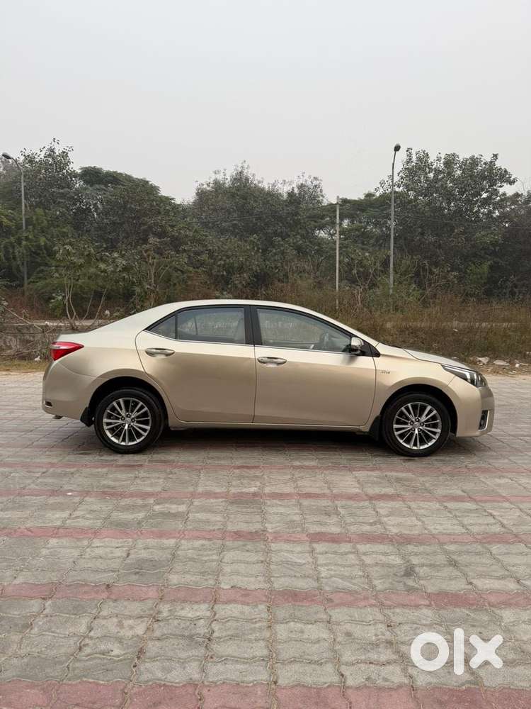 Toyota Corolla Altis Vl At, 2015, Petrol