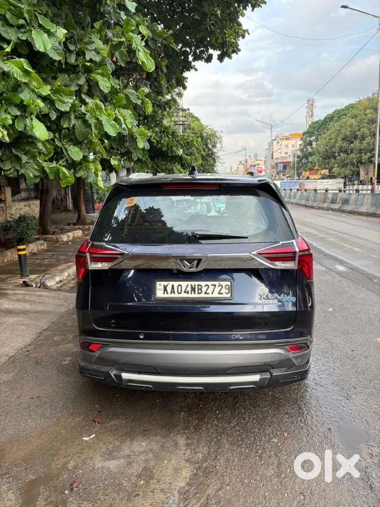 Mahindra XUV700 2022 Petrol Well Maintained with leather seats