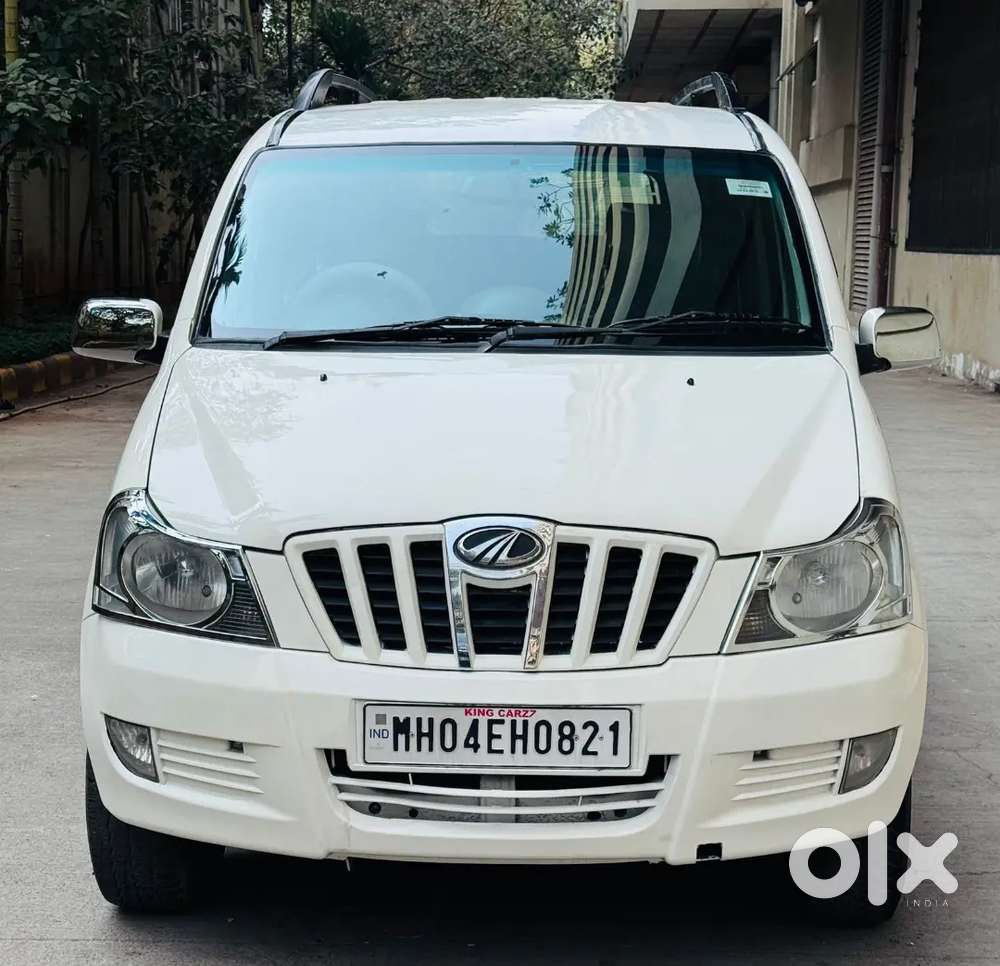 Mahindra Xlro Pearl White