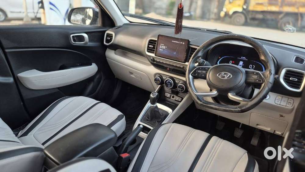 Hyundai Venue Sx, 2024, Cng & Hybrids