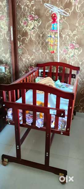 Cradle for 2025 baby olx