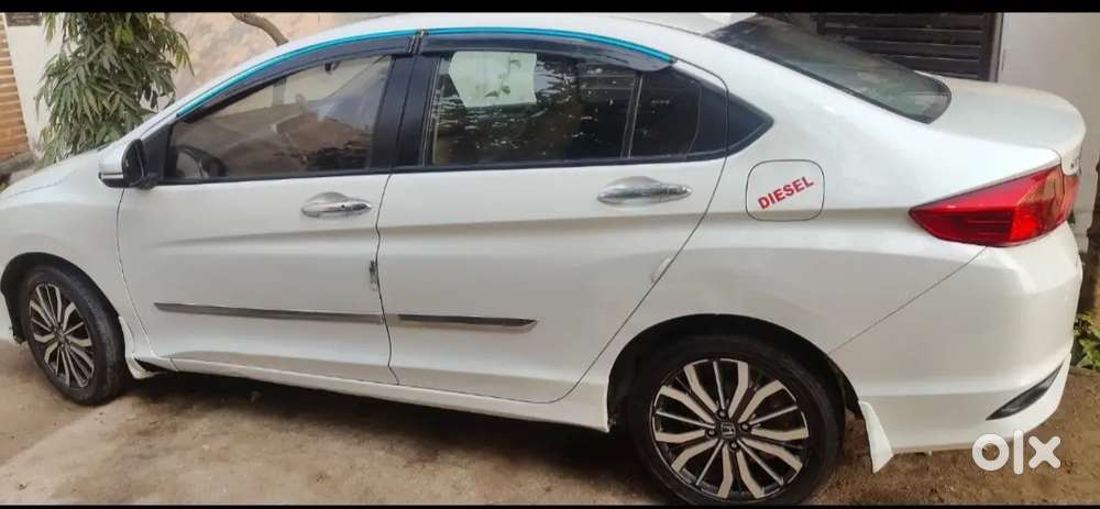 Want To Sell Urgently My Honda City Diesel Manual 2018 Variant