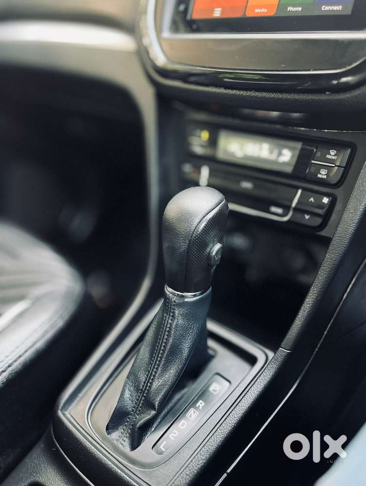 Maruti Suzuki Brezza 1.5 Zxi At Smart Hybrid, 2021, Petrol