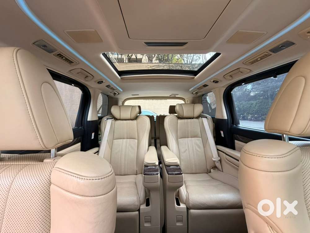 Toyota Vellfire Petrol 2022