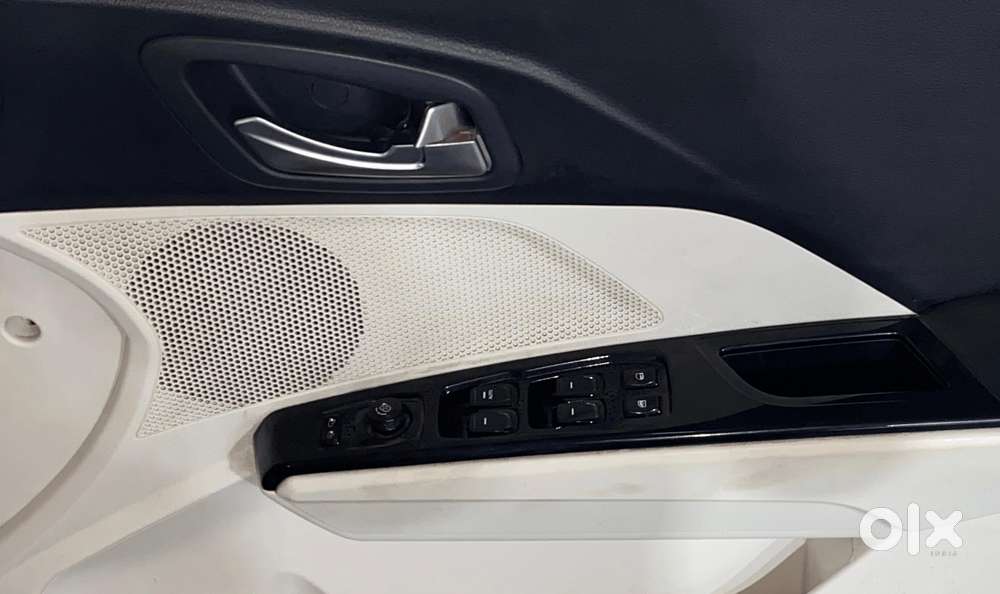 Mahindra Xuv 3xo Ax5l 1.2 Petrol At, 2024, Petrol