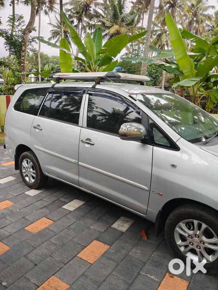 Toyota Innova 2.5 V 2011