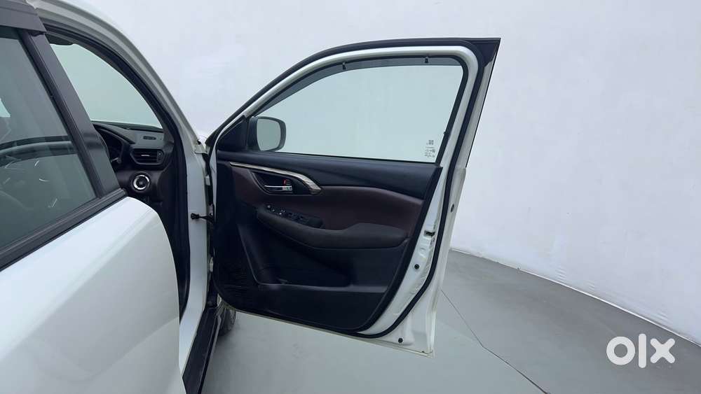 Maruti Suzuki Grand Vitara 1.5 Delta Smart Hybrid At, 2023, Petrol