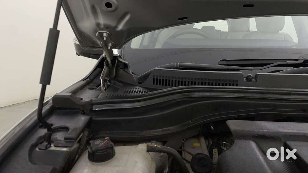 Mahindra Xuv700 2.0 Ax 7 Petrol At Luxury Pack Str, 2022, Petrol