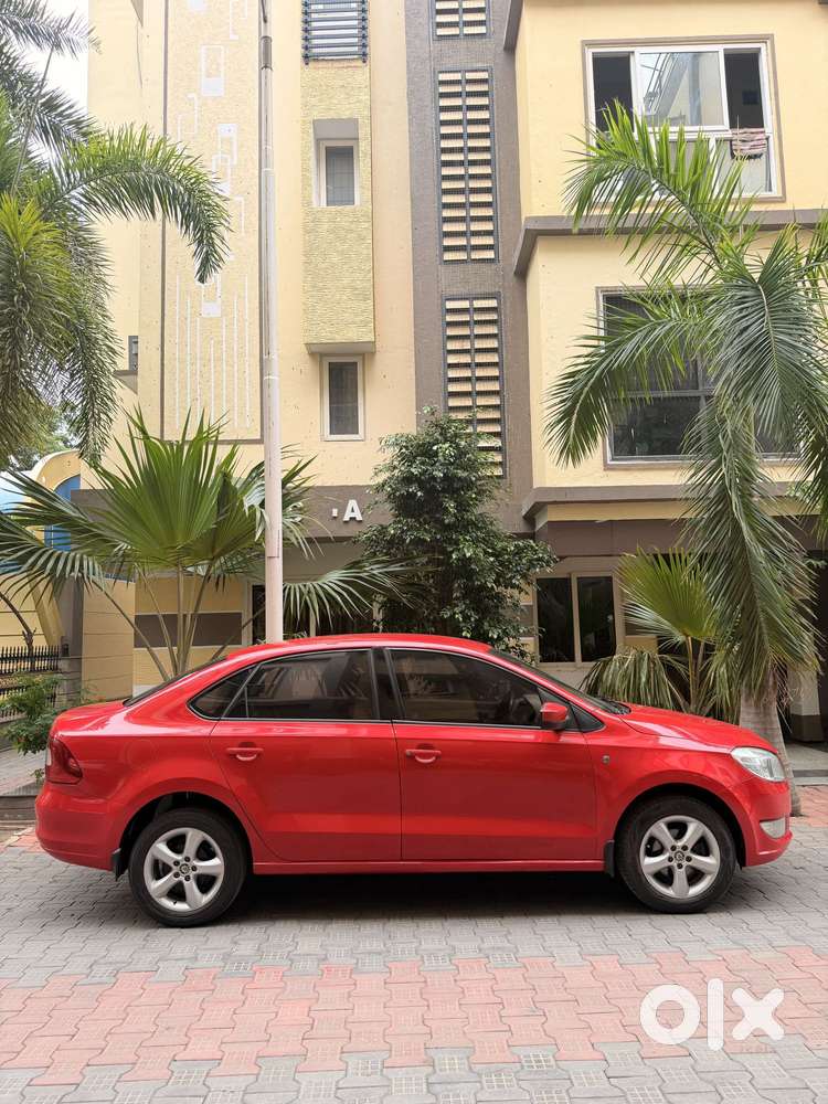 Skoda Rapid 1.6 Mpi At Ambition Plus, 2013, Petrol