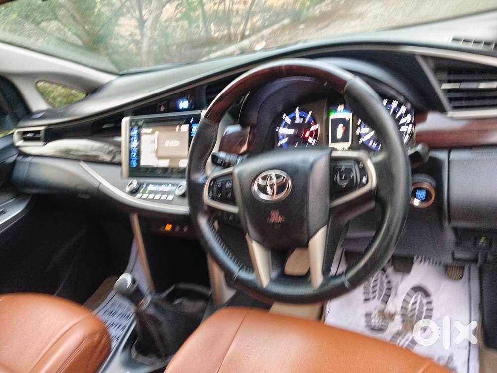 Toyota Innova Crysta 2.4 V 8 Str, 2016, Diesel