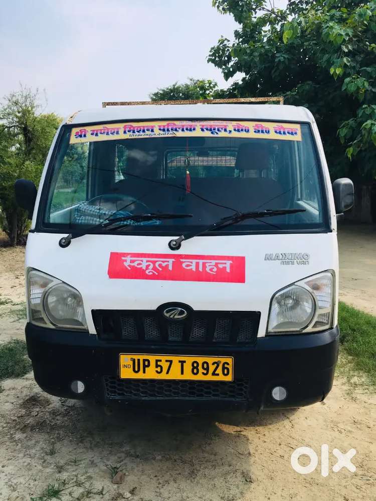 Mahindra Maximo School Van