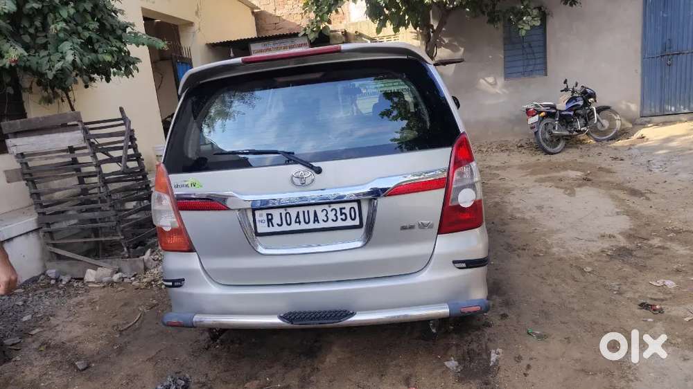 Toyota Innova 2015
