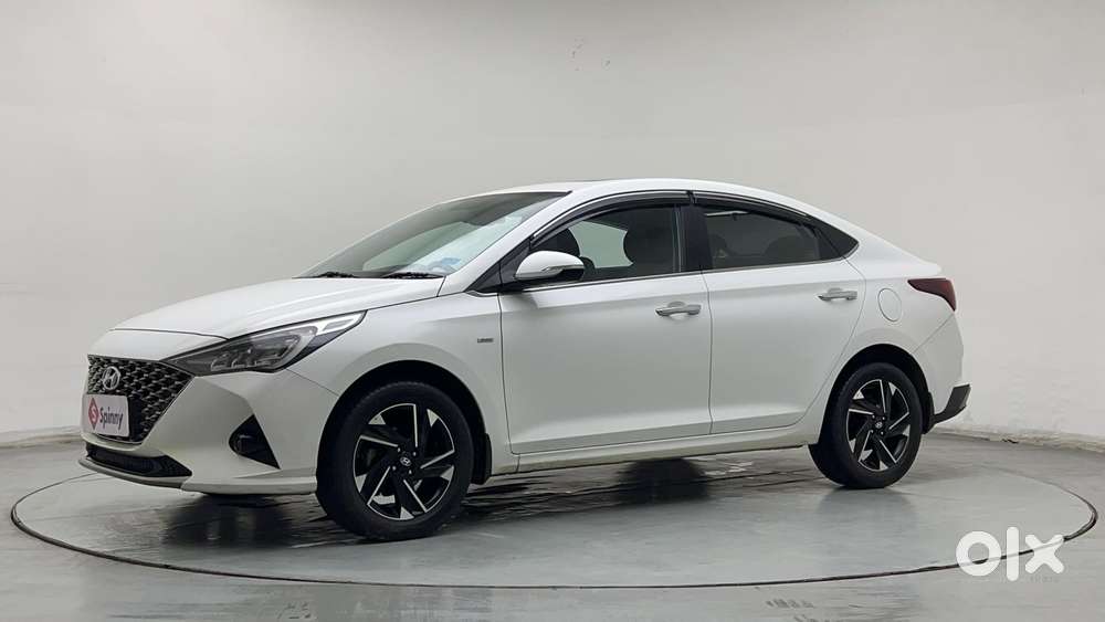 Hyundai Verna 1.5 Sx (o) Vtvt Ivt, 2022, Petrol