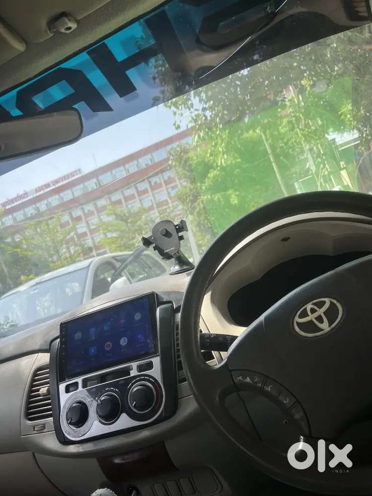 Toyota Innova Vx 7 Petrol 2012