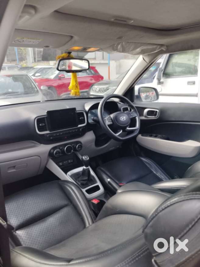Hyundai Venue Sx Mt, 2023, Petrol