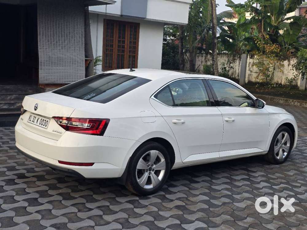Skoda Superb Style 1.8, 2016, Petrol