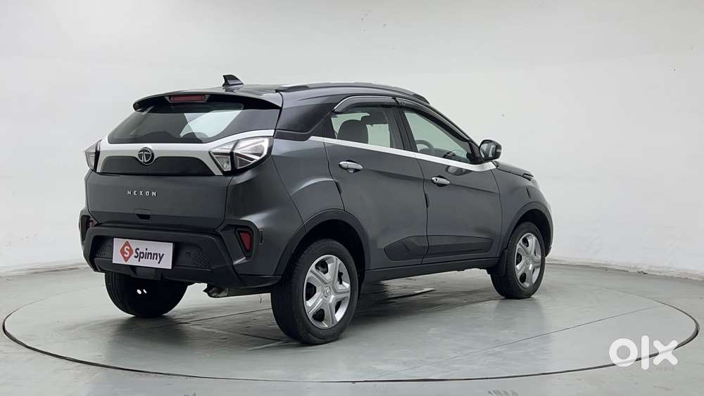 Tata Nexon 1.2 Revotron Xma Amt (s), 2023, Petrol