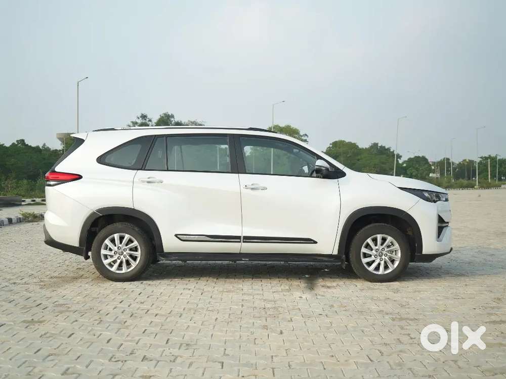 Toyota Innova Hycross Gx 2024 8 Seater