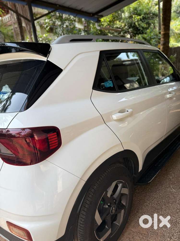 Hyundai Venue 2020 Diesel 80000 Km Driven
