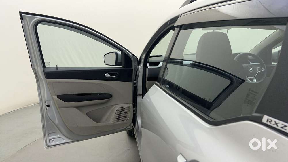 Renault Triber Rxz Easy-r Amt, 2020, Petrol