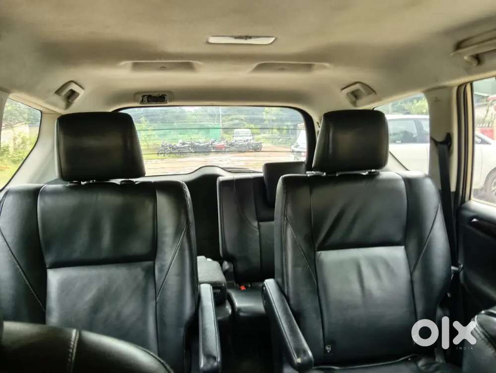 Toyota Innova Crysta 2017 मॉडल