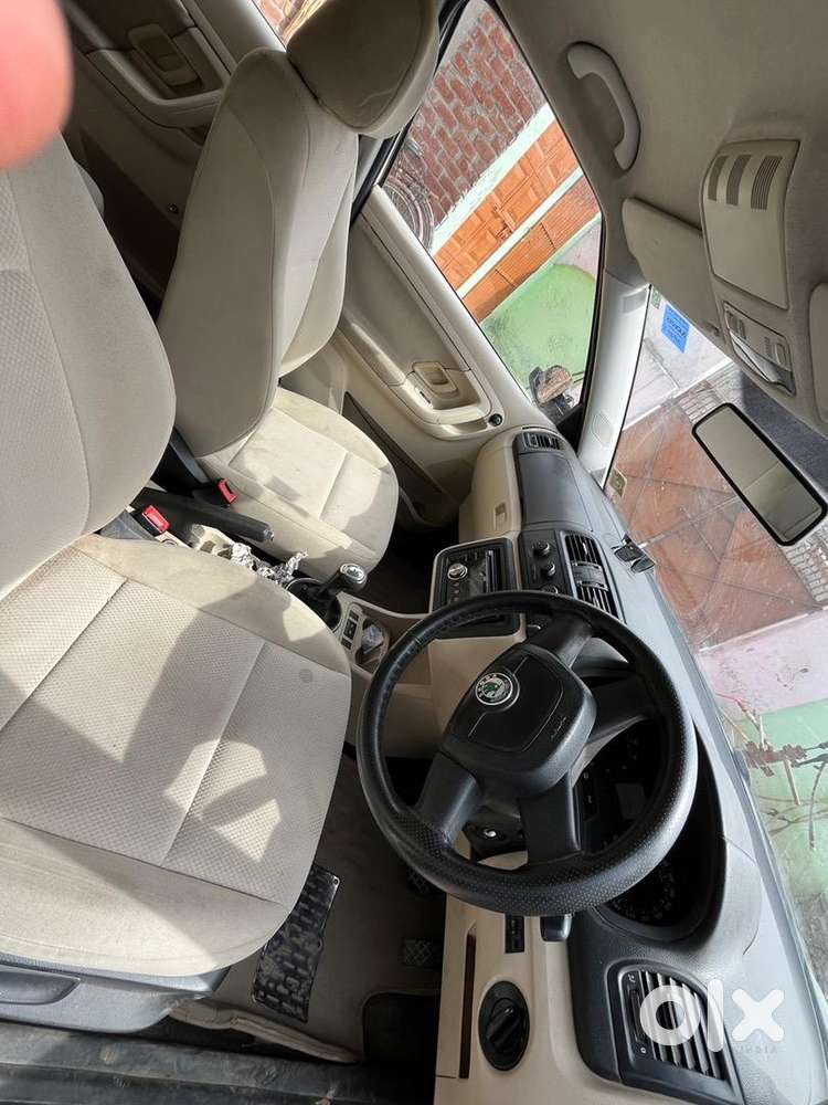 Skoda Fabia 2011 Petrol 75000 Km Driven