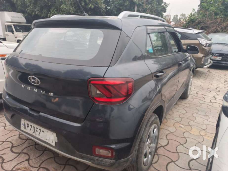 Hyundai Venue S 1.2 Petrol, 2022, Petrol