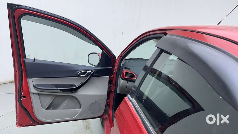 Tata Tiago Xz, 2016, Petrol